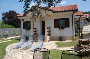 House Nikolas